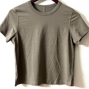 🍋NWOT Lululemon Crop Crew Tee